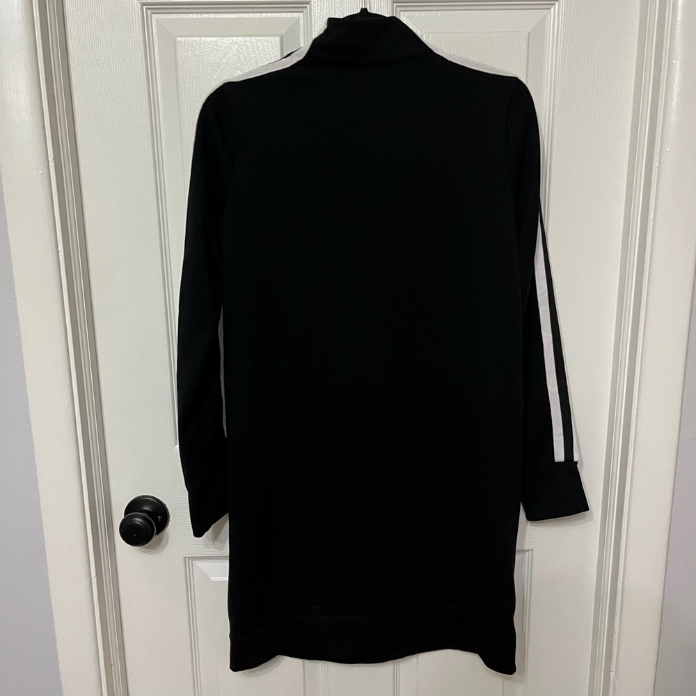 ATHLETA Crosstown Track Dress Black‎ white stripe size small - Picture 8 of 8